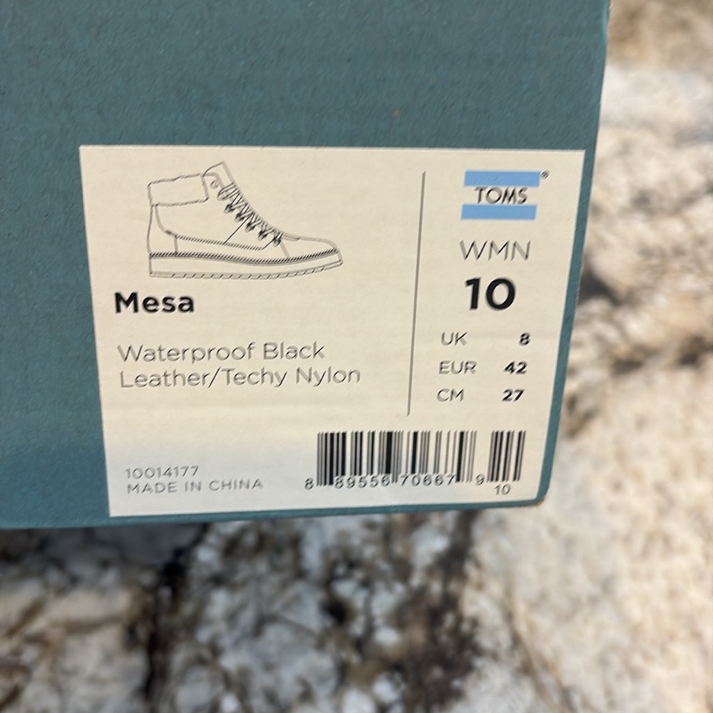 Toms Mesa Size 10 waterproof black boot - Picture 3 of 4